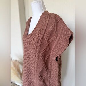 NWT Aaron & Amber - Cable Knit V-Neck Tunic Sweater - Brown